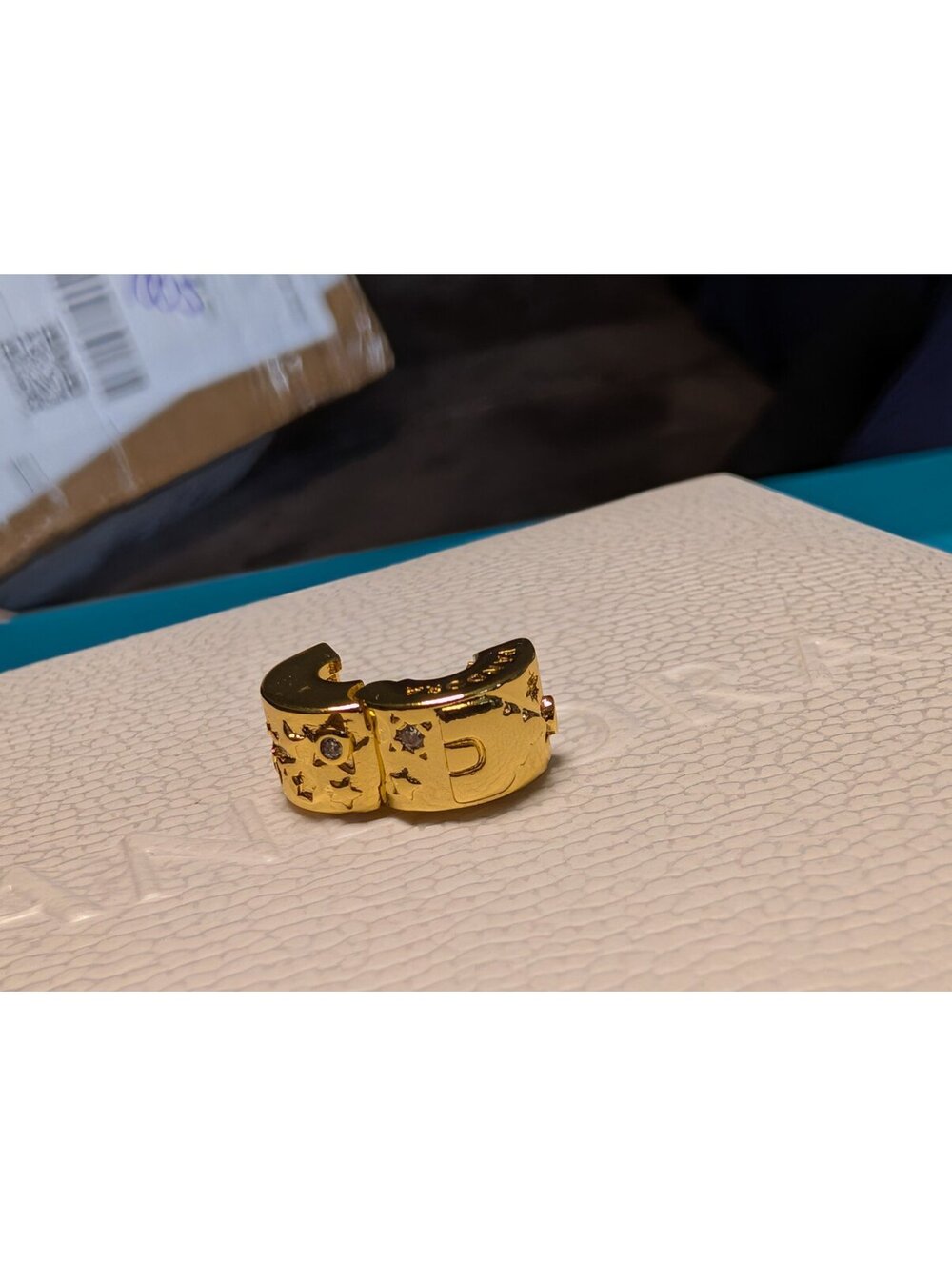 Pandora charm Disney clip